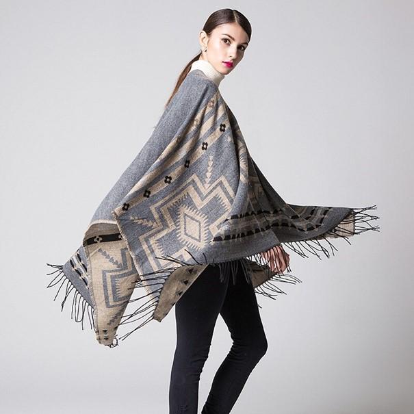 Poncho bohemio