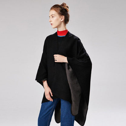 Poncho negro para mujer